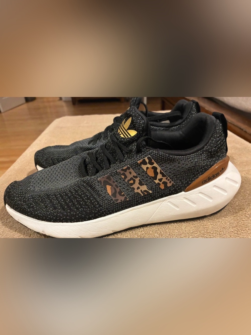 Adidas swift run 22 leopard sneakers